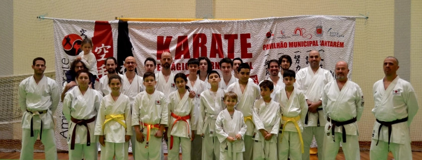Faixa do Clube de Karaté Alcanena num evento ou torneio